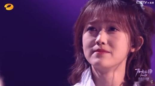 《友情卡片》这首歌，魏忠杰和许嘉芸的默契搭档，真的是不可多得的完美配合。他们的眼