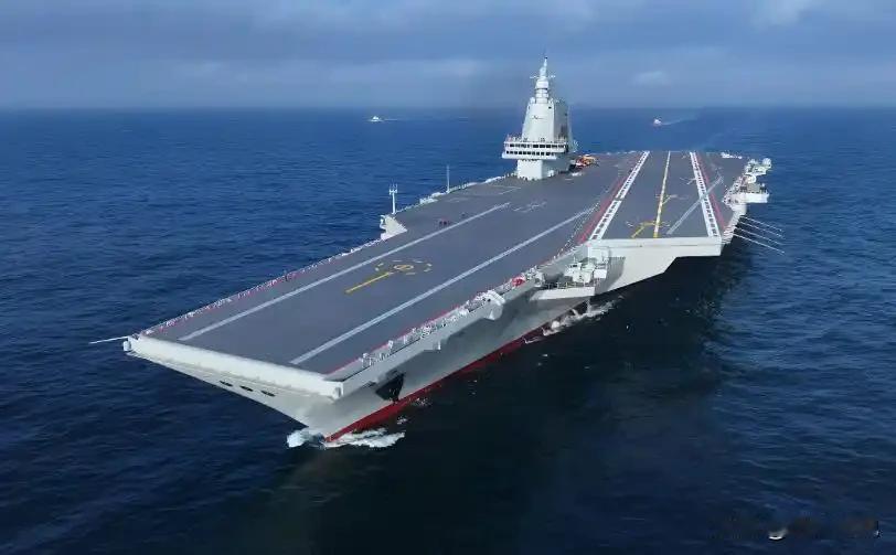 西方围堵全落空！中国稀土一掐全球停产，芯片战反杀美巨头，破局密码已藏在一条铁路里