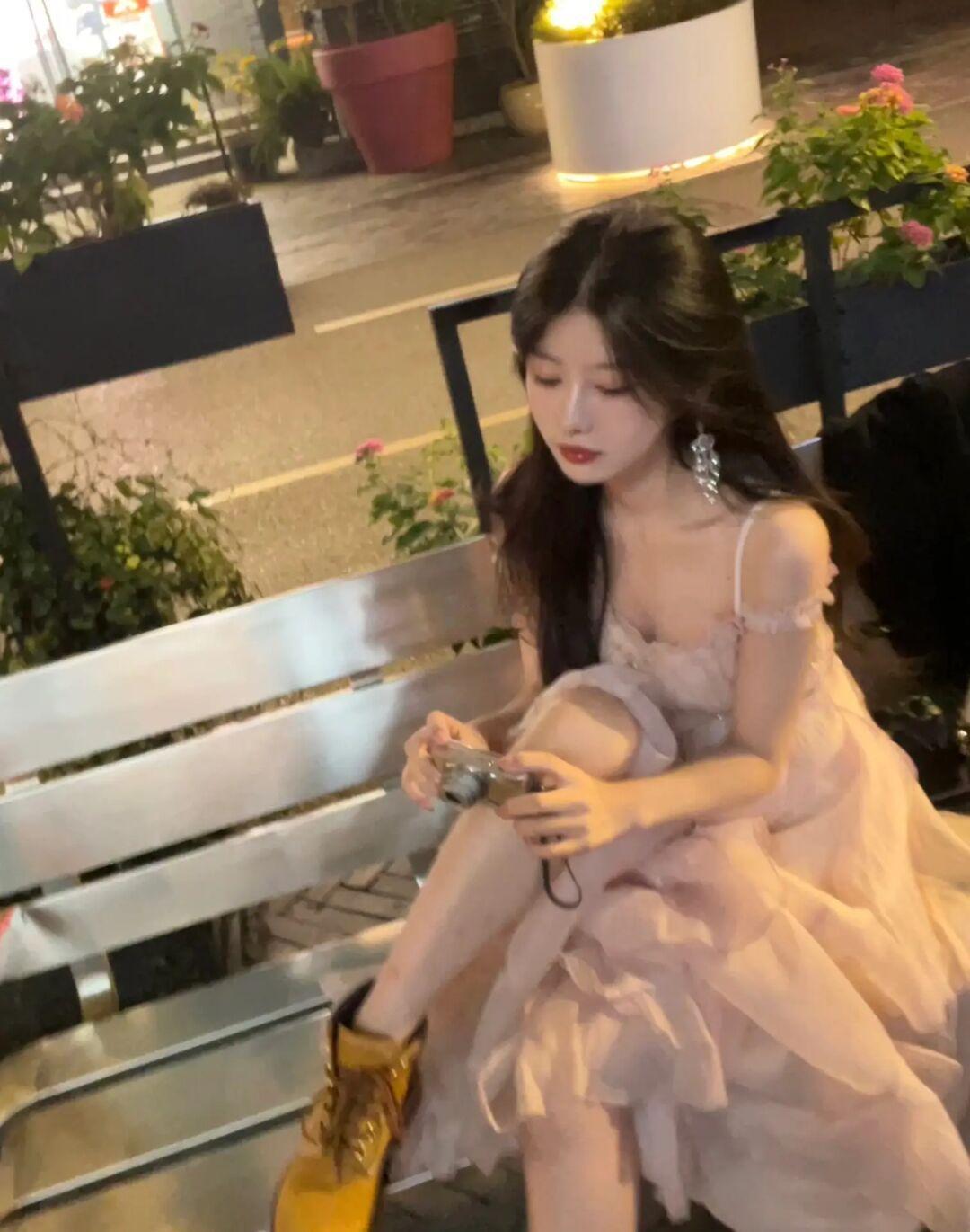 夜晚的成都街头