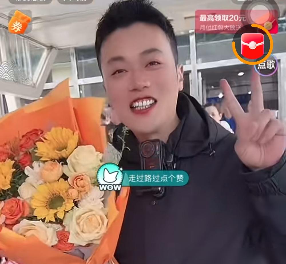 秋天爸爸的莆田粉丝见面会刚结束。
全平台粉丝都在夸他用心。提前跑好几趟踩点，细