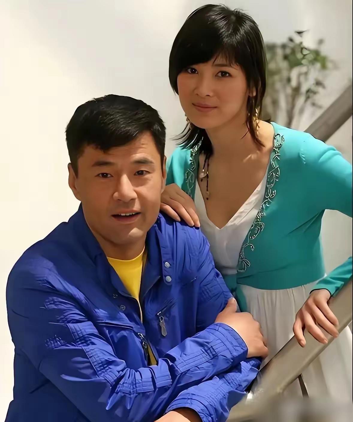 结婚35年无绯闻、赚钱做家务样样包揽，于荣光始终想不通，为何晚年妻子执意离婚。在