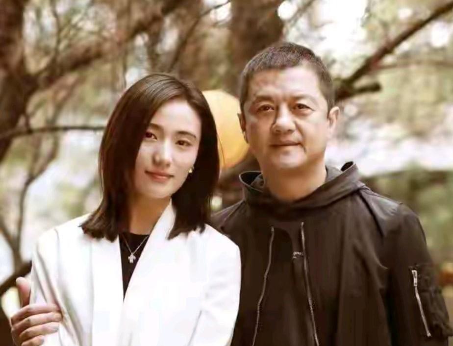 男人如果没有一个好事业，妻儿也跟着遭罪。
李亚鹏如果不做生意，选择继续拍戏。那么