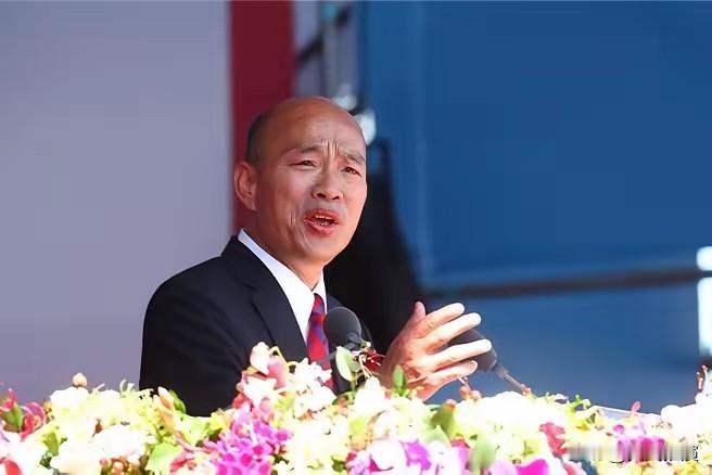 原本编排的活动是赖清德致辞后，由主持人韩国瑜接着讲话，当韩国瑜看着稿子开讲时，意