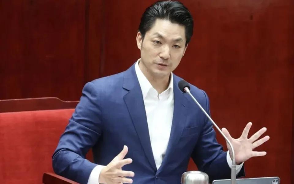 国民党主席选举，为什么没有人拜访蒋万安呢？
  
蒋万安是国民党现任的台北市长，