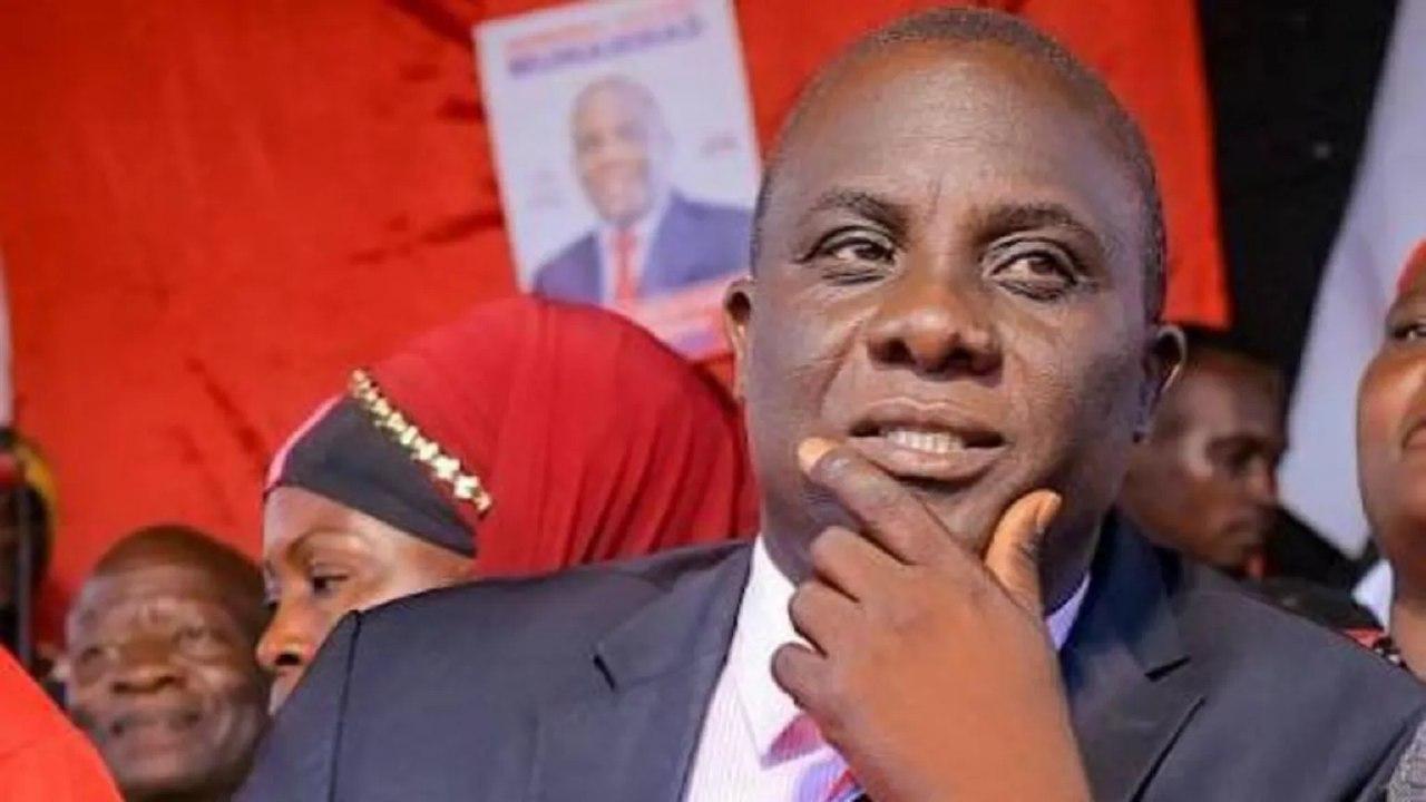 乌干达警方逮捕了反对派领导人博比·瓦恩的亲密盟友穆旺加·基武姆比，指控其参与选举