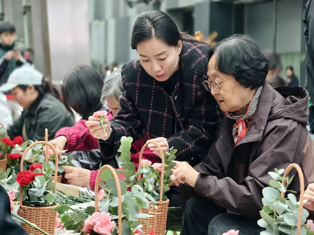 花展+园艺手作，于金秋花木之间，邂逅2026金融街论坛年会的别样景致