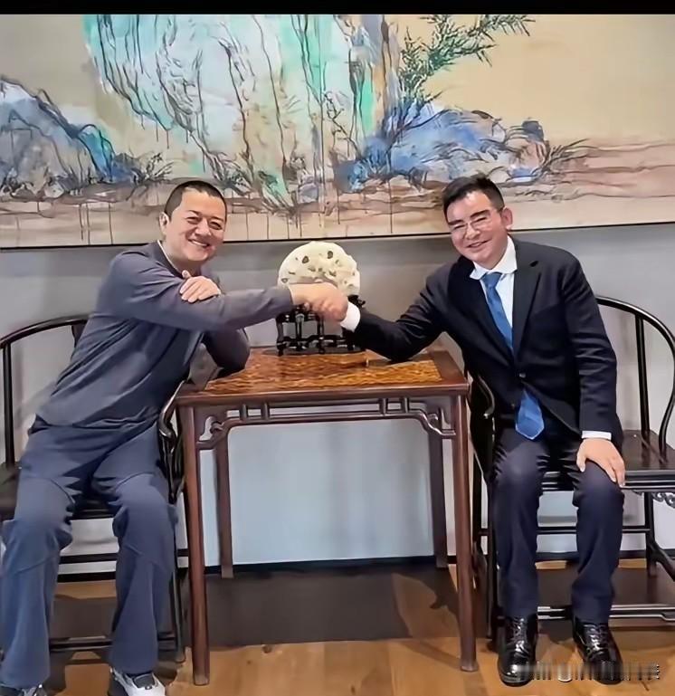 李亚鹏终于笑得这么舒心了，是啥让他苦尽甘来？

就在今天，他和“标哥”陈光标见面