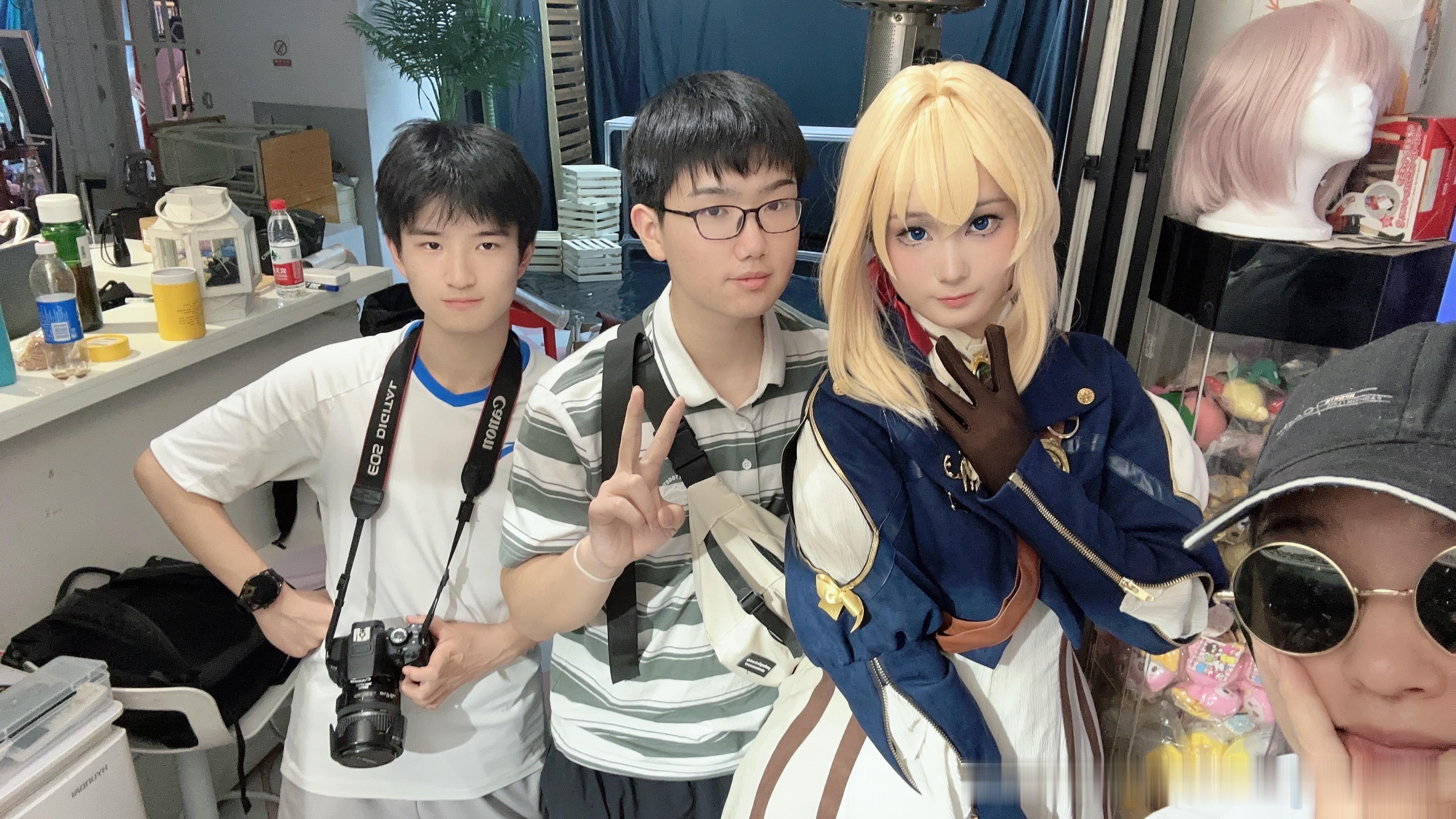 #cosplay[超话]# 第一套完结 准备第二套 又是有东西晚到了.特种兵了​