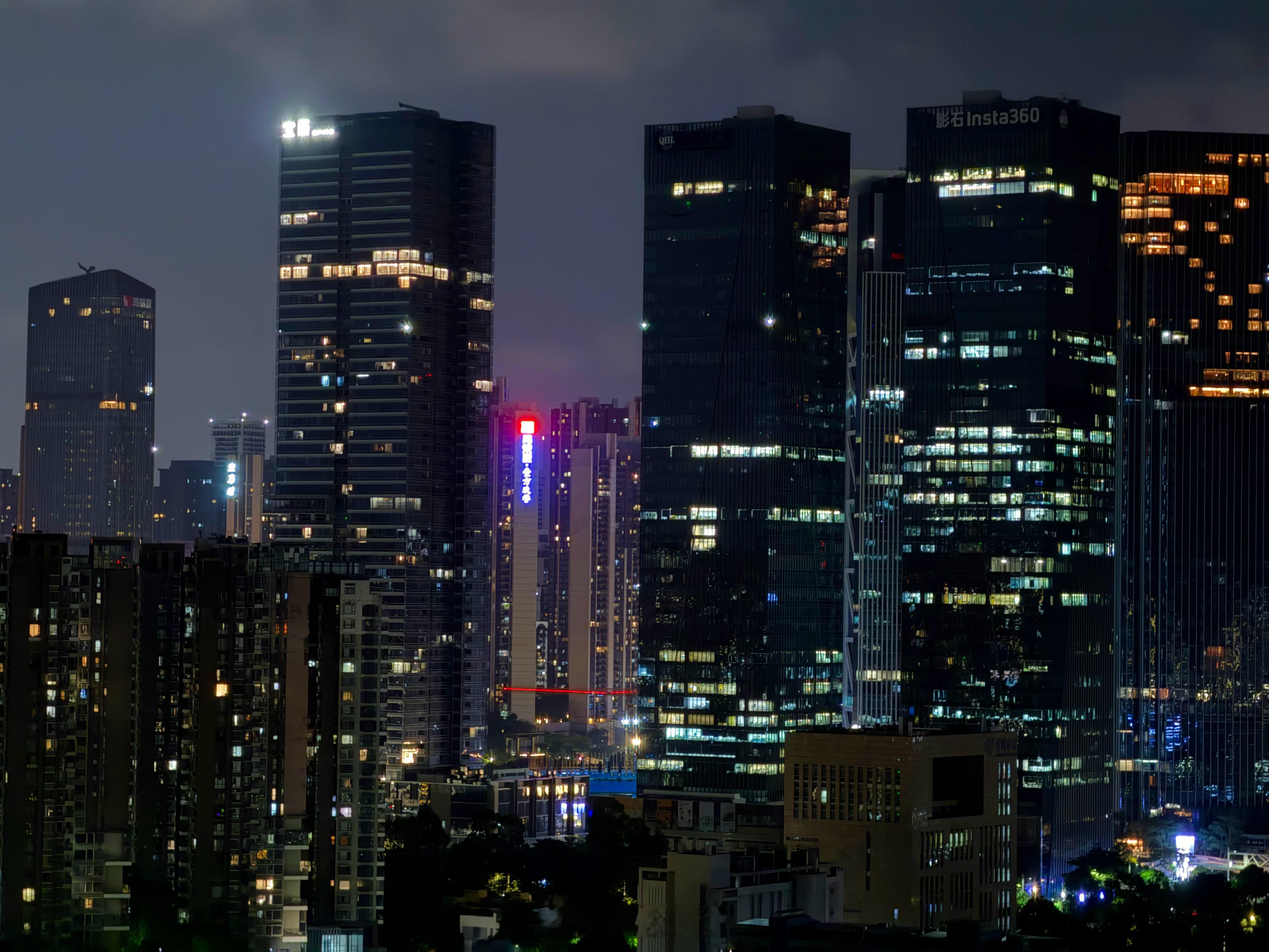 宝安中心夜景，有没有点万家灯火+内透的感觉 