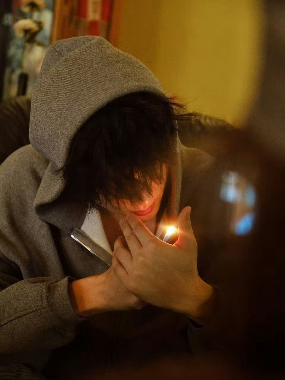 蓝调时刻 感觉至上 卷毛戴耳机 都是一个团队拍的咧 预感休息室还能像牙膏一样挤出