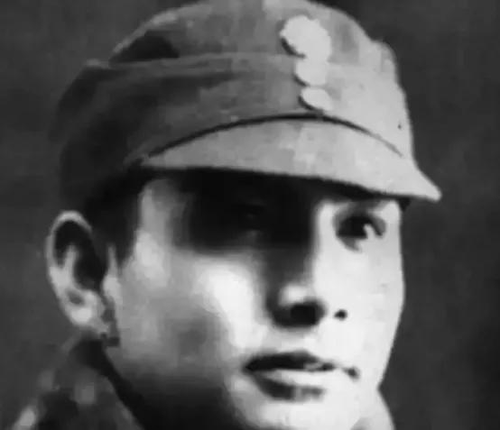 1947年孟良崮，74师参谋长魏振钺指挥残部顽抗后扔剑就擒，谁也没想到，他被俘后