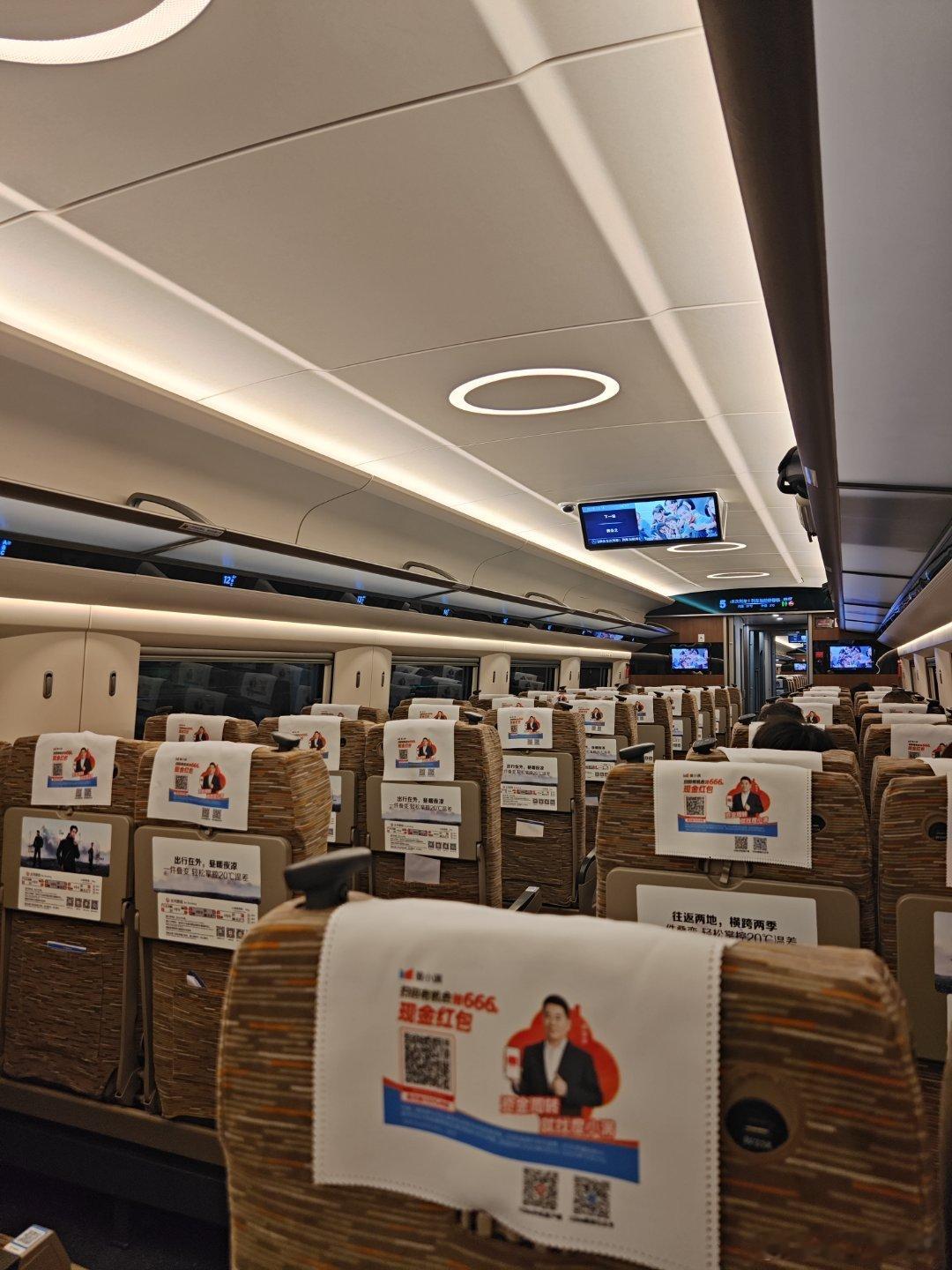 5000块钱一个人在乌慈别克斯坦玩三天够不够？ 