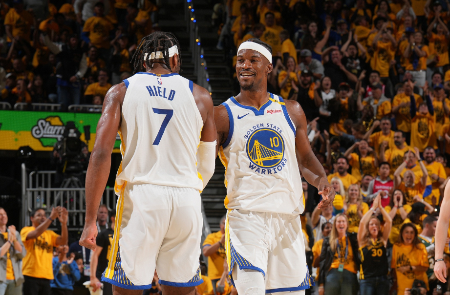 NBA常规赛，勇士123-91大胜公牛。赛后，巴特勒接受了记者采访。谈到球队阵容