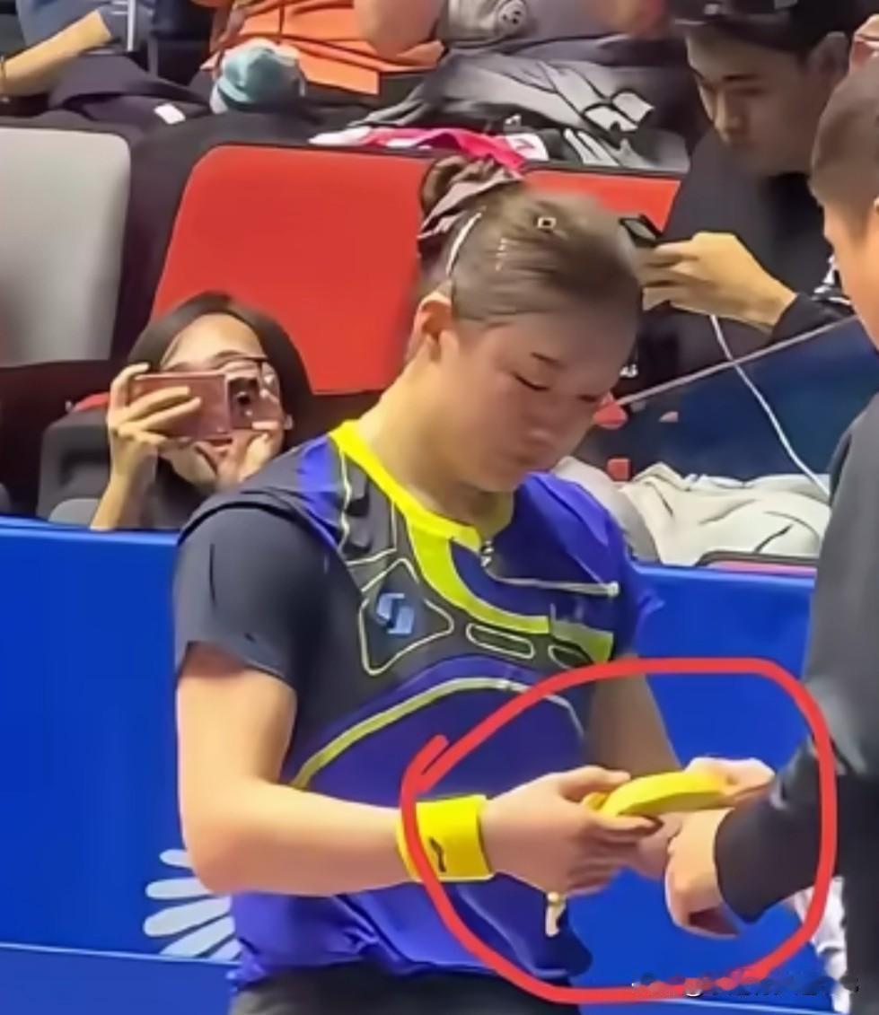 陈梦骨子里的教养让人佩服!

全运会女单1/4决赛，陈梦和蒯曼的比赛里，大梦吃完