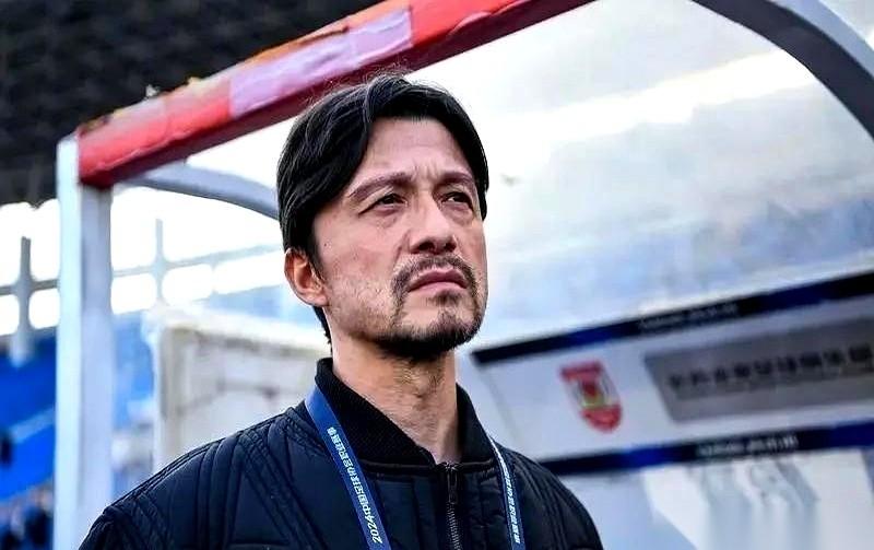 当着全国观众的面，摸着前女友的手，深情款款地喊“老婆”。
就这一件事，后面所有的