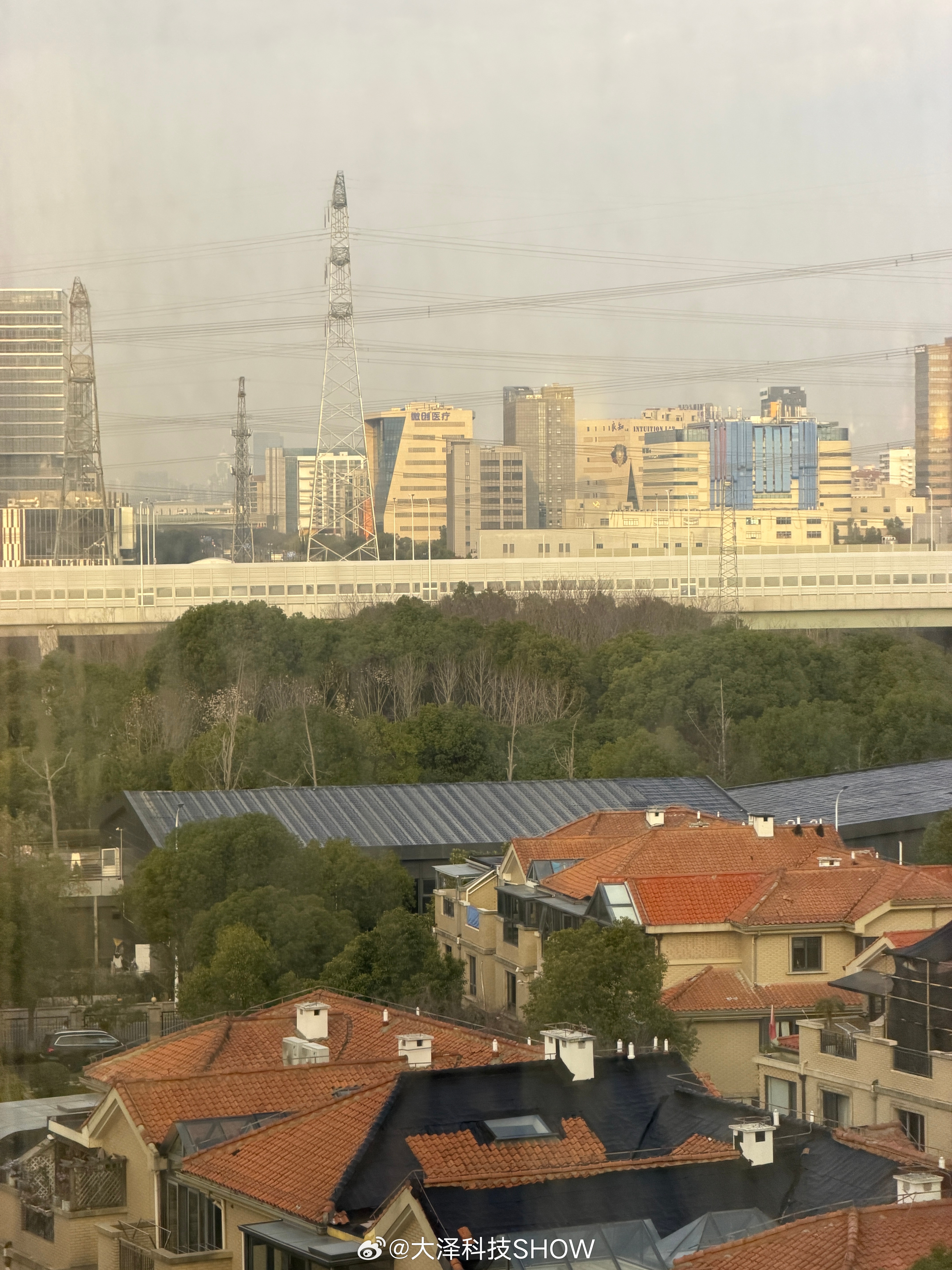 早上好，早睡早起，状态不错，今天315看来便利店要被扒皮，会有711吗？暗访10