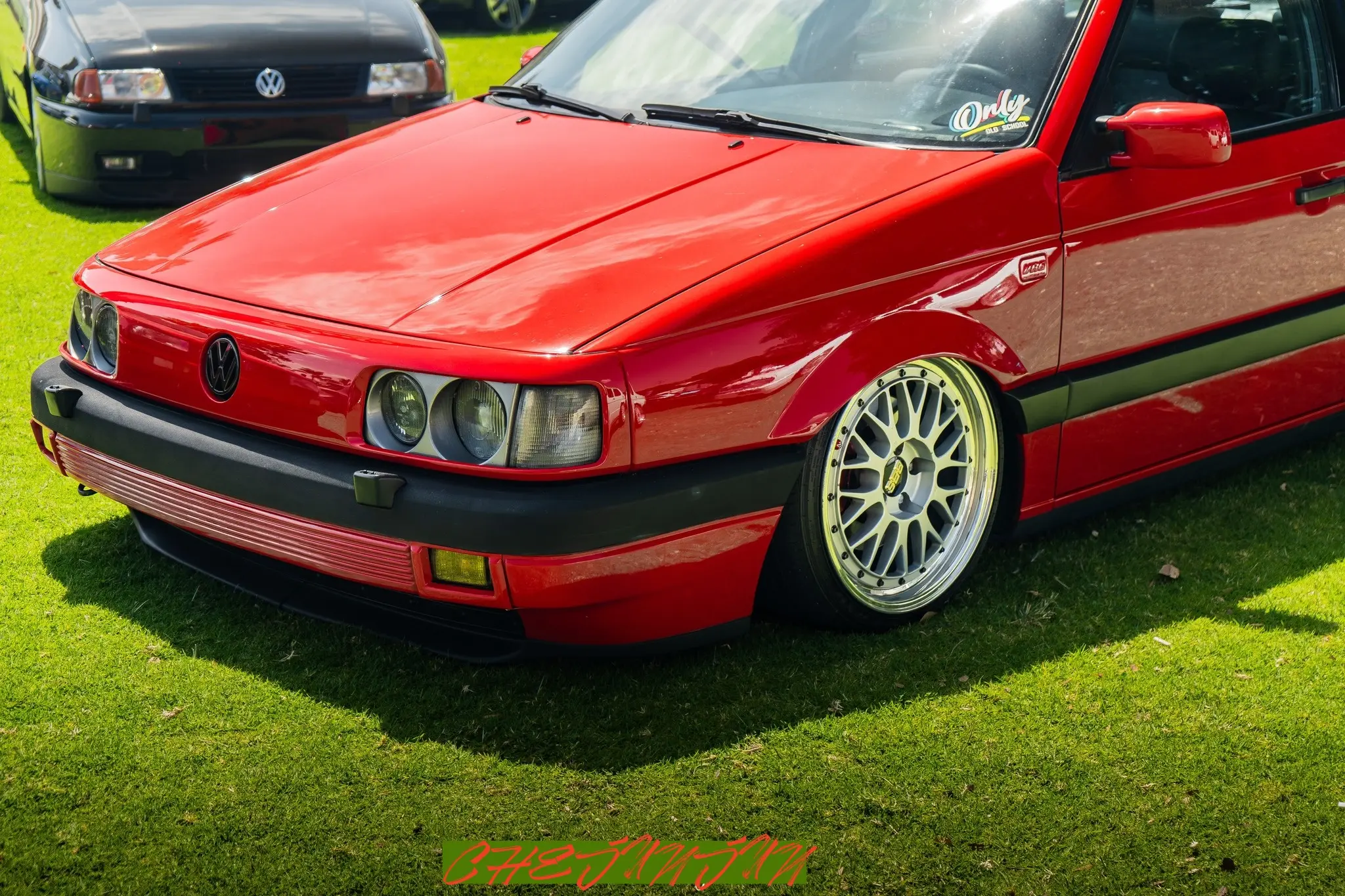 红色“旧能源”cars。