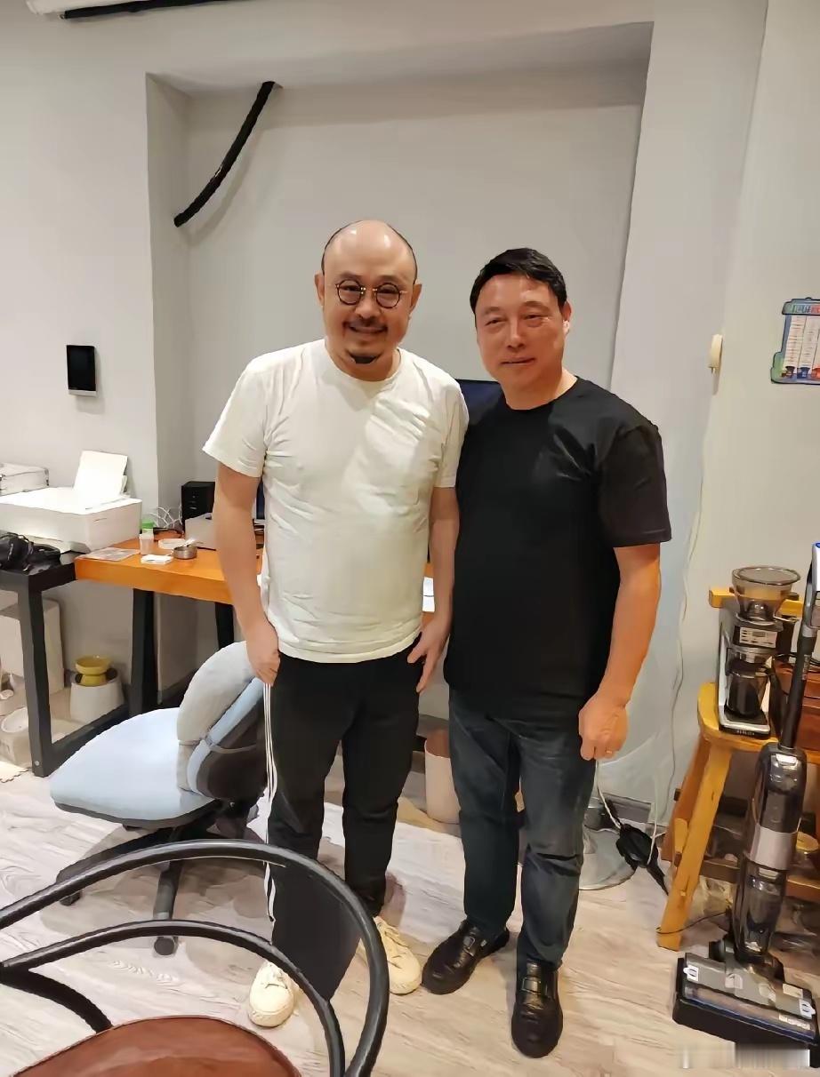 刀郎那么大的腕儿，为啥不戴顶假发？[并不简单] 