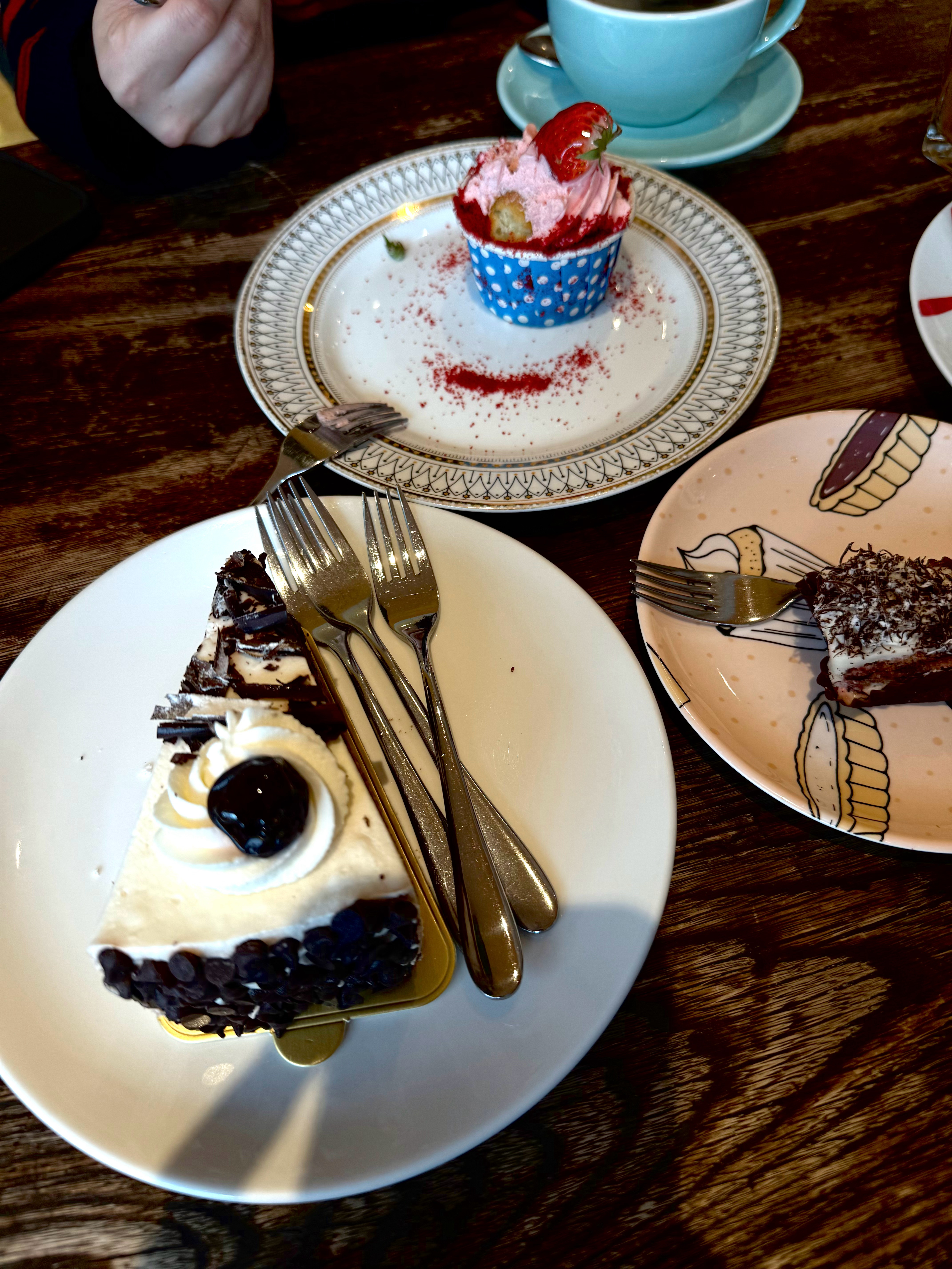 吃了一家非常nice的甜品店🧁定位我带了，据说王菲也经常来这家～推荐给粉丝bb