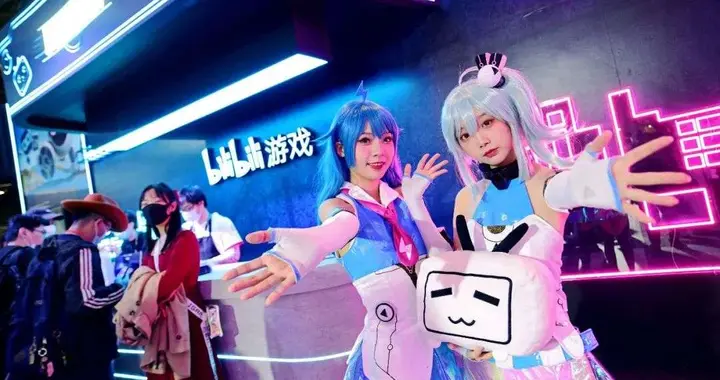 bilibili|越亏越多的B站，终于开始考虑“赚钱养家”