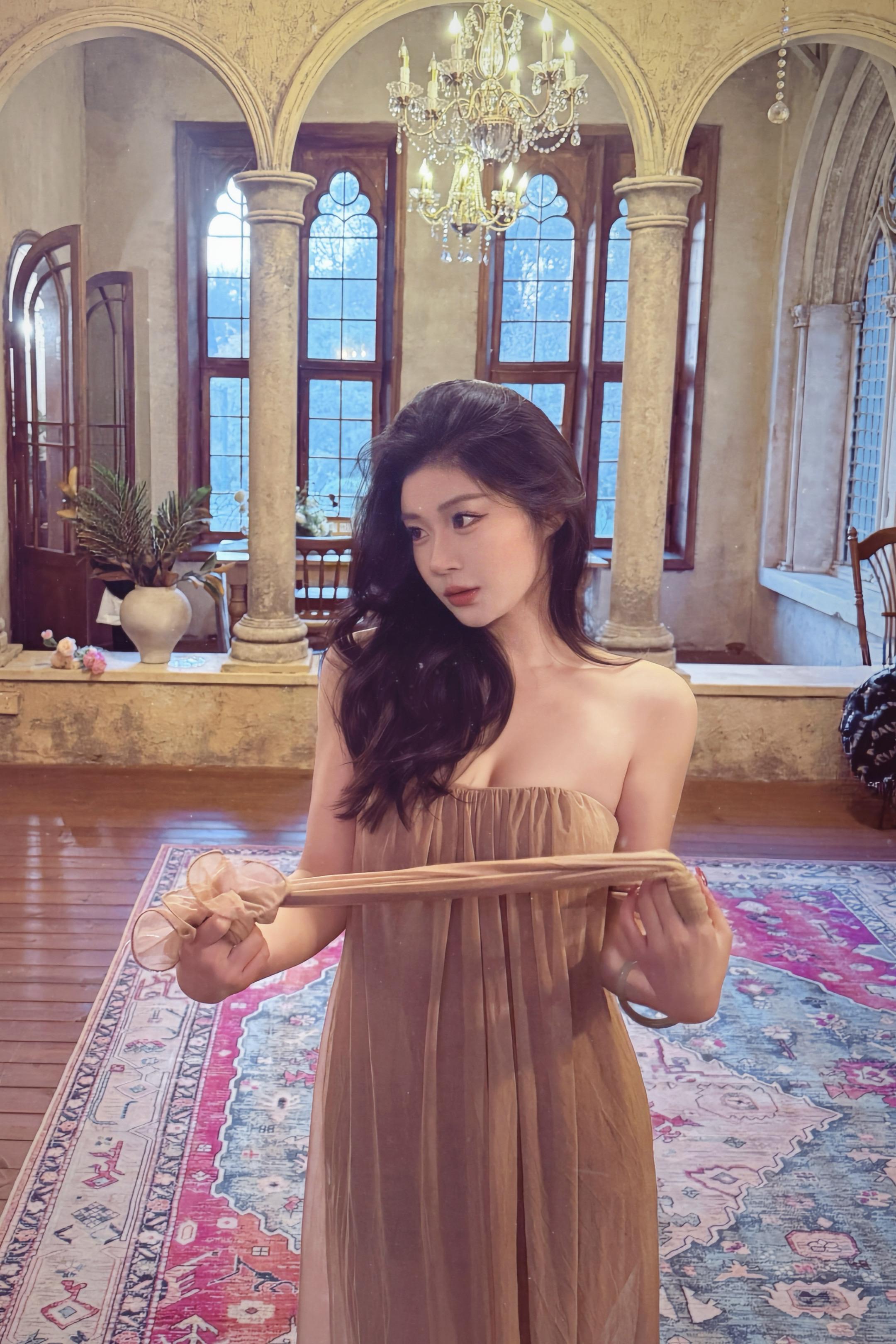 风情深处是慈悲 妩媚尽头见天真