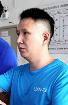 70万次测试啃下进口设备难题！电工刘玉新凭实干为企业省下260余万
 
刘玉新，