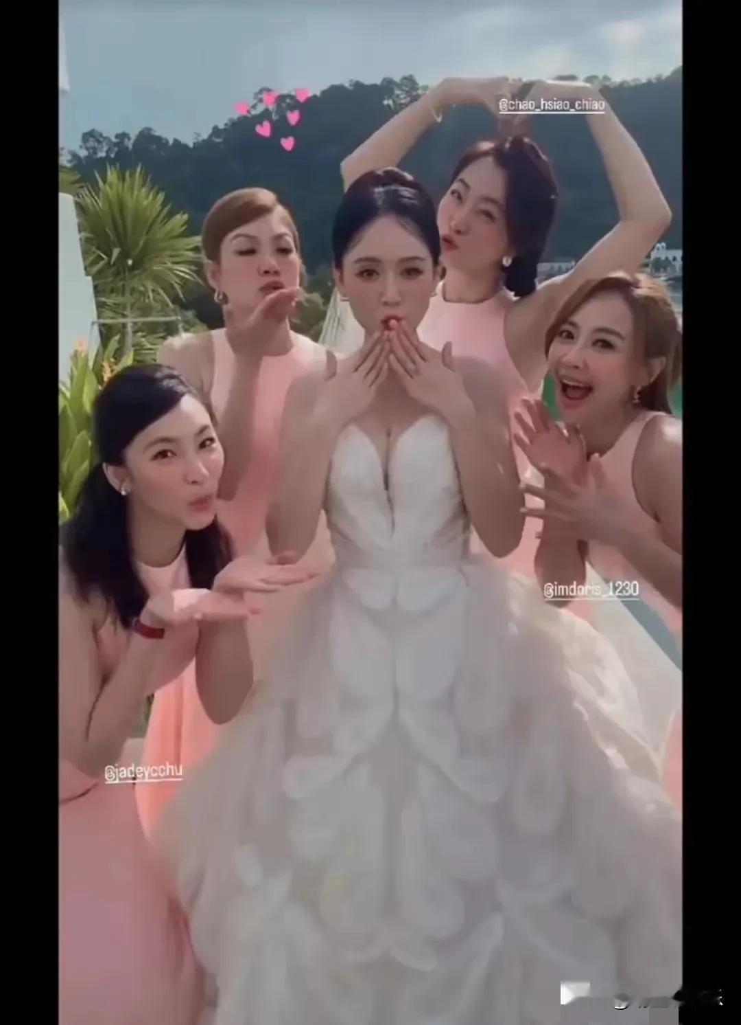 今天，陈乔恩终于和小9岁富豪老公艾伦，在相爱5周年纪念日举办了婚礼，
她曾笑称自