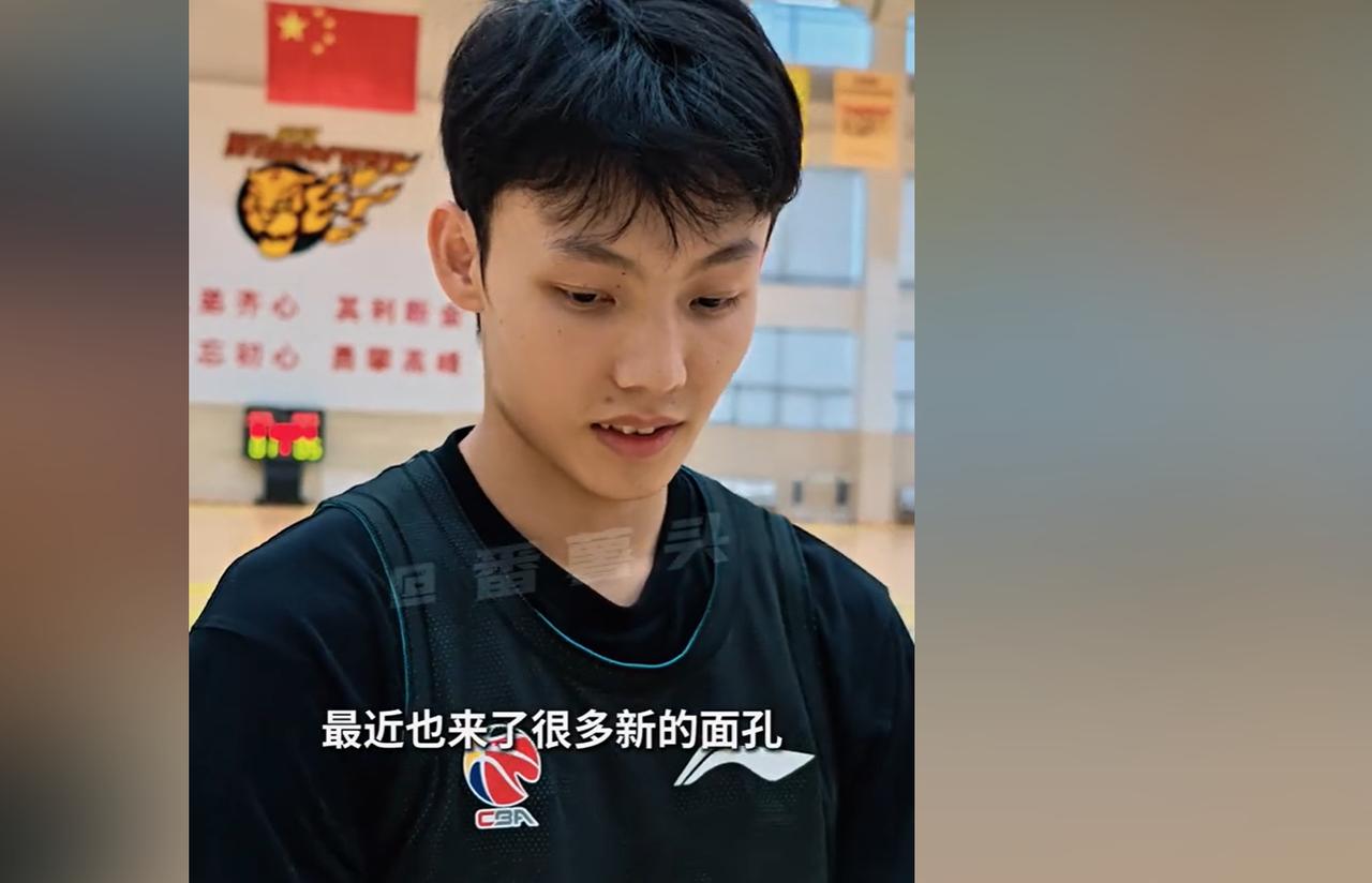 徐杰行情暴跌！

今天下午，有广东体育媒体人曝出，休赛期期间徐杰的行情并不好，大