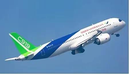 美国这一刀捅的可真够狠！一刀直插 C919 命脉，中国引以为傲的商飞C919客机