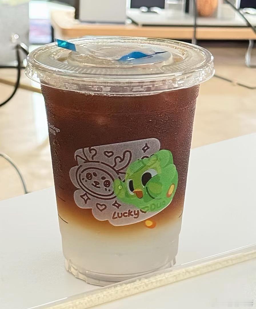 瑞幸活菌吸管火了，其实买乳酸菌美式的时候就是冲着他的活菌吸管来的。但他这个吸管真