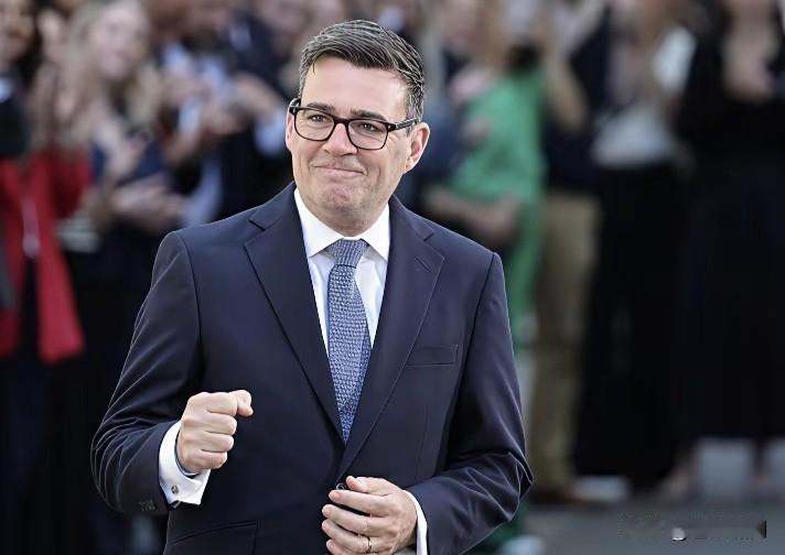 这就是英国绅士！新首相伯纳姆:英国将继续坚定援乌，让其拥有自卫能力！英乌不只是同