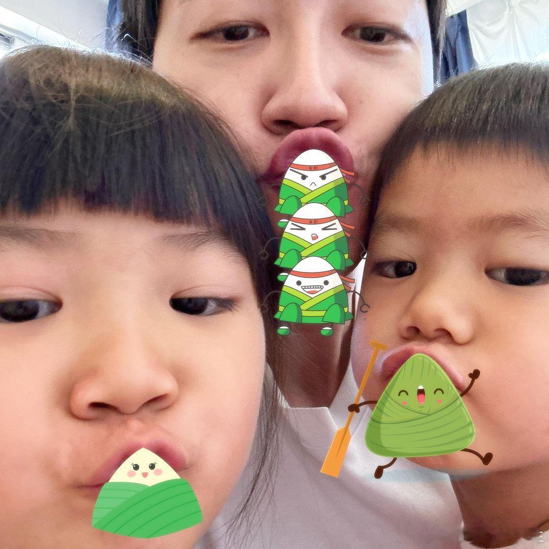 #福原爱江宏杰儿子正脸照# 江宏杰带儿子女儿过端午，5岁儿子正脸照曝光，超像妈妈