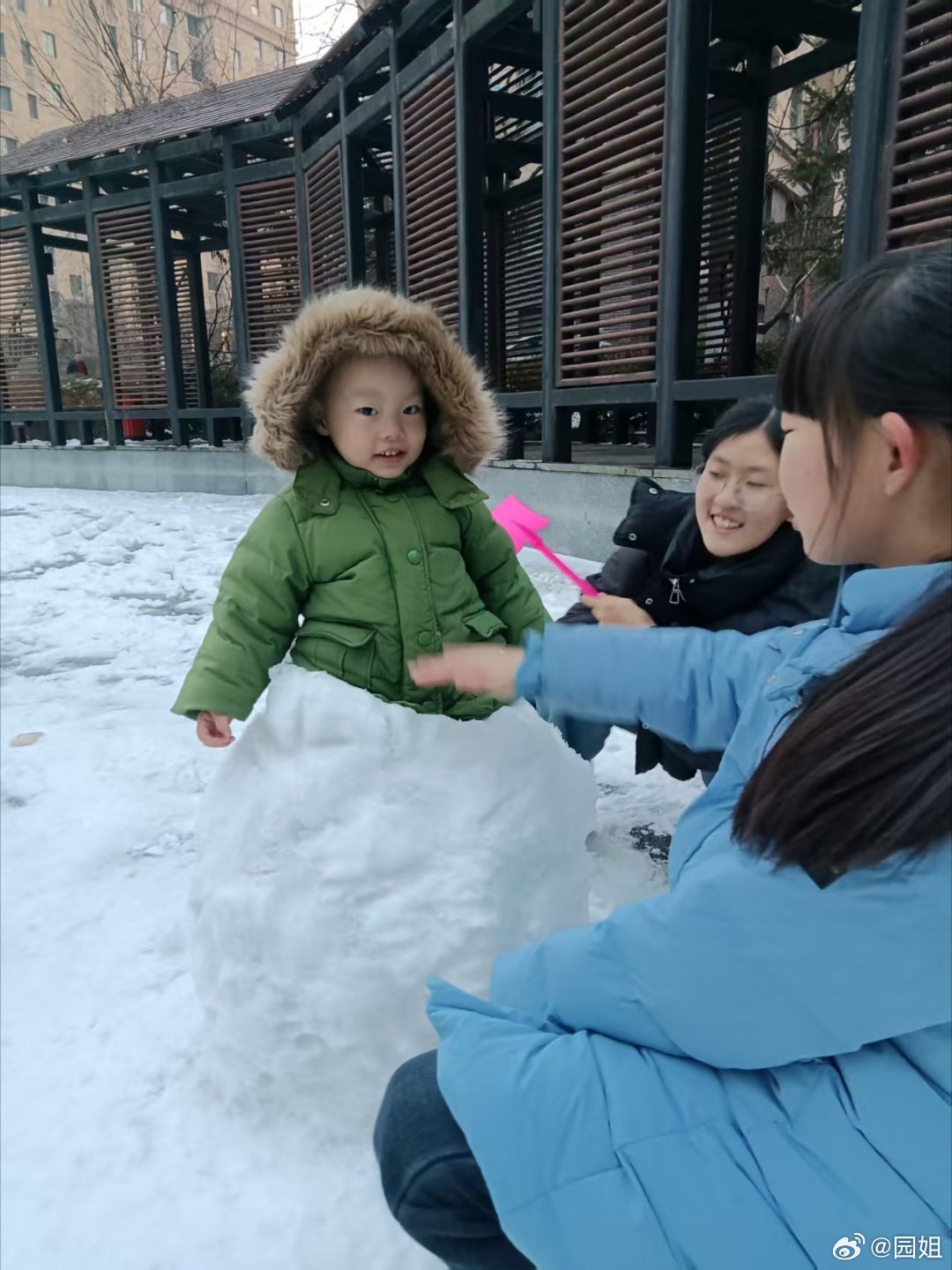 最不能相信的话就是男人的鬼话，昨天海胆还说我是最美的妈妈。今天早上送他去幼儿园就