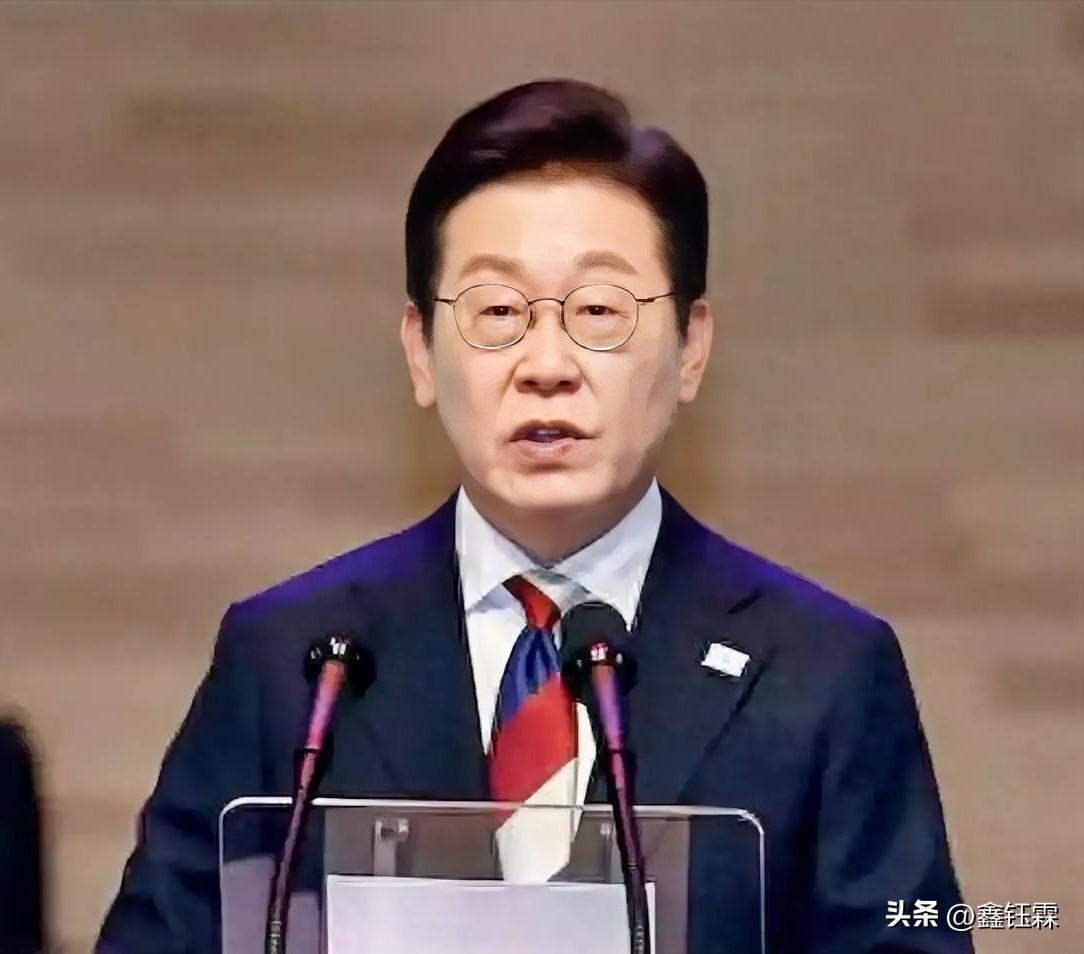 李在明这做事态度，还真是让人佩服呢。

先是在光复日宣布：对亲日反民族者，包括后