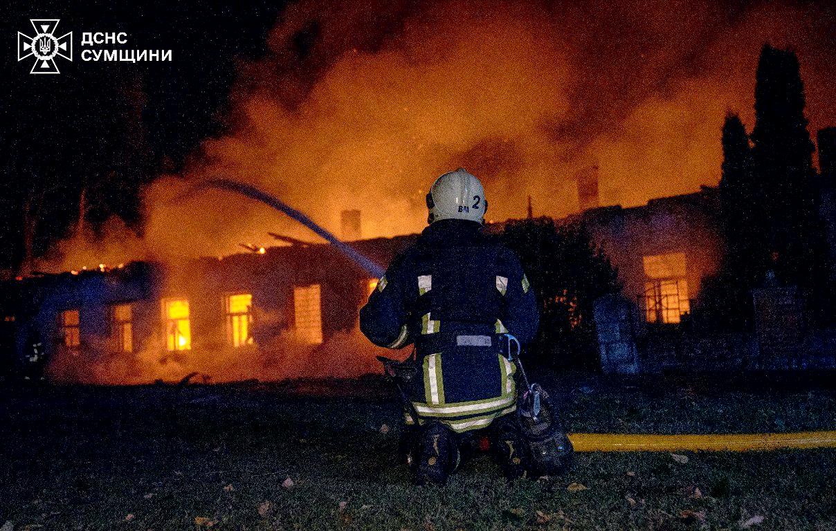 俄乌战争以来，“规模最大”的无人机袭击出现了！
俄军13枚导弹，4枚弹道导弹，超