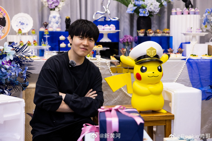 【律师谈 #Rookie有没有违法#】28日，发文谈Rookie与小钰分手风波：