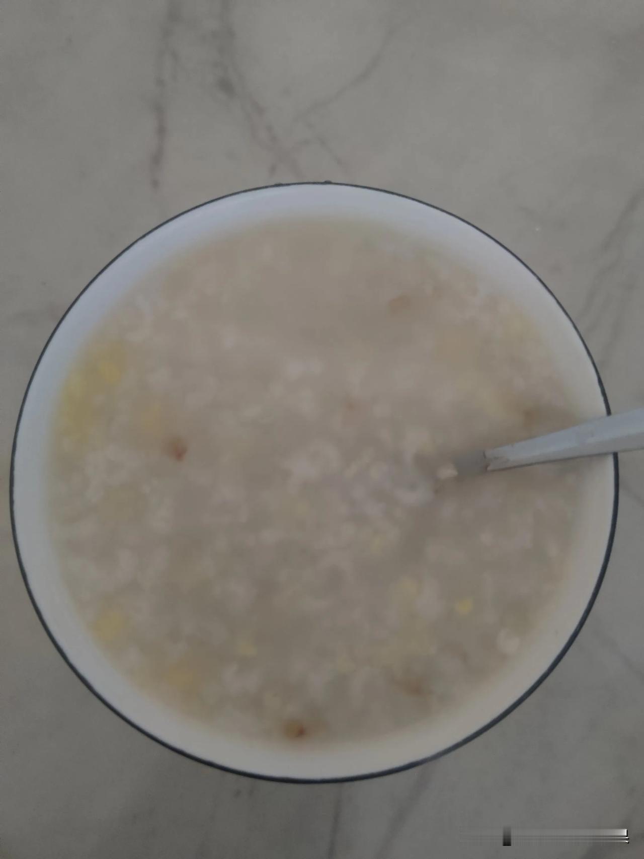 能看出来我的这一碗粥里包含了哪些吗

可不是单纯的白粥哦，里面种类蛮丰富的，什么