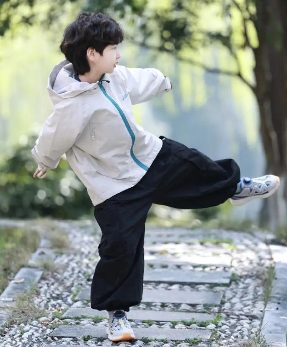 普通家庭拉开差距的，往往不是存折，而是父母传给孩子的这十种底层逻辑。建议收藏，关