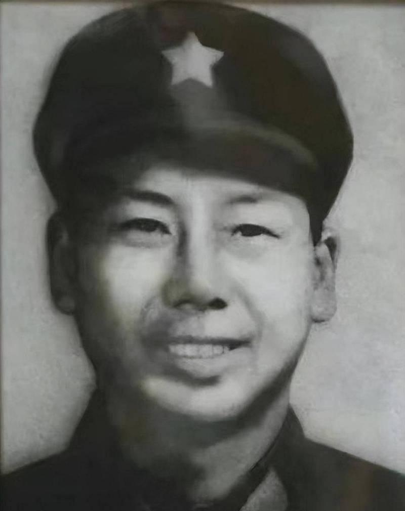 1979年，我军战士何源海在对越反击战中，中弹牺牲被追为一等功臣。哪料，2年后，