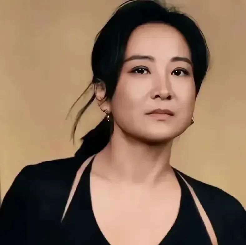 贾玲大碗娱乐解散，是潇洒转身还是另有隐情？

9月27日那天，大碗娱乐突然宣布和