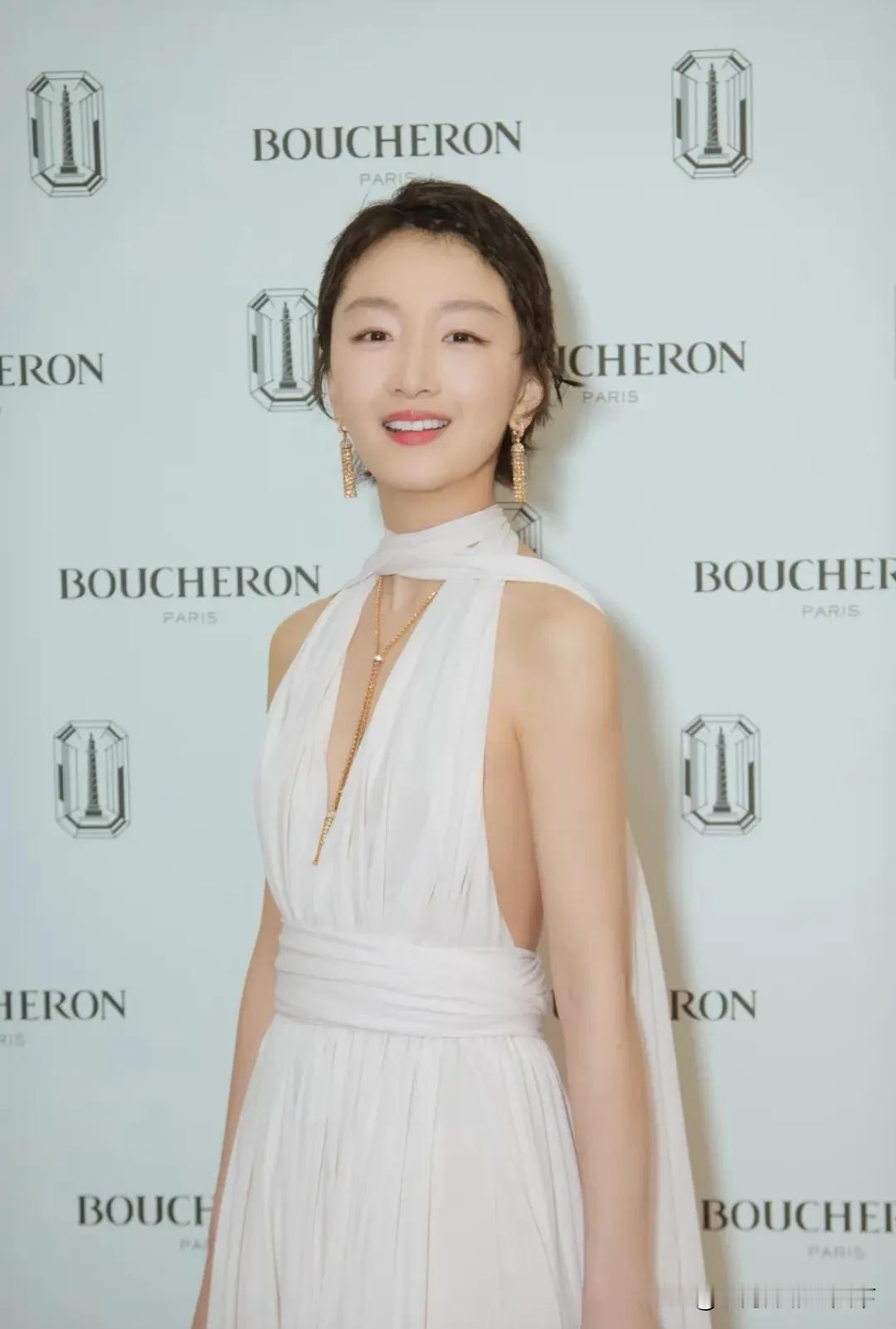 铁粉测试:
请问
1穿白衣服的这位要彩礼，现金几十万，城里有楼房，还要一辆特斯拉