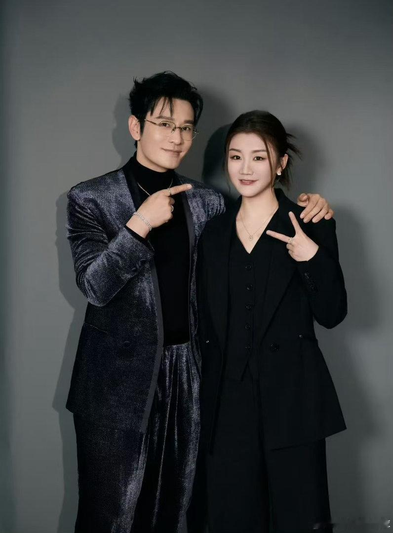 黄晓明想邀请陈梦上宇宙闪烁王鹤棣想邀请王传君武大靖上综艺 王传君的综艺感是“闷骚