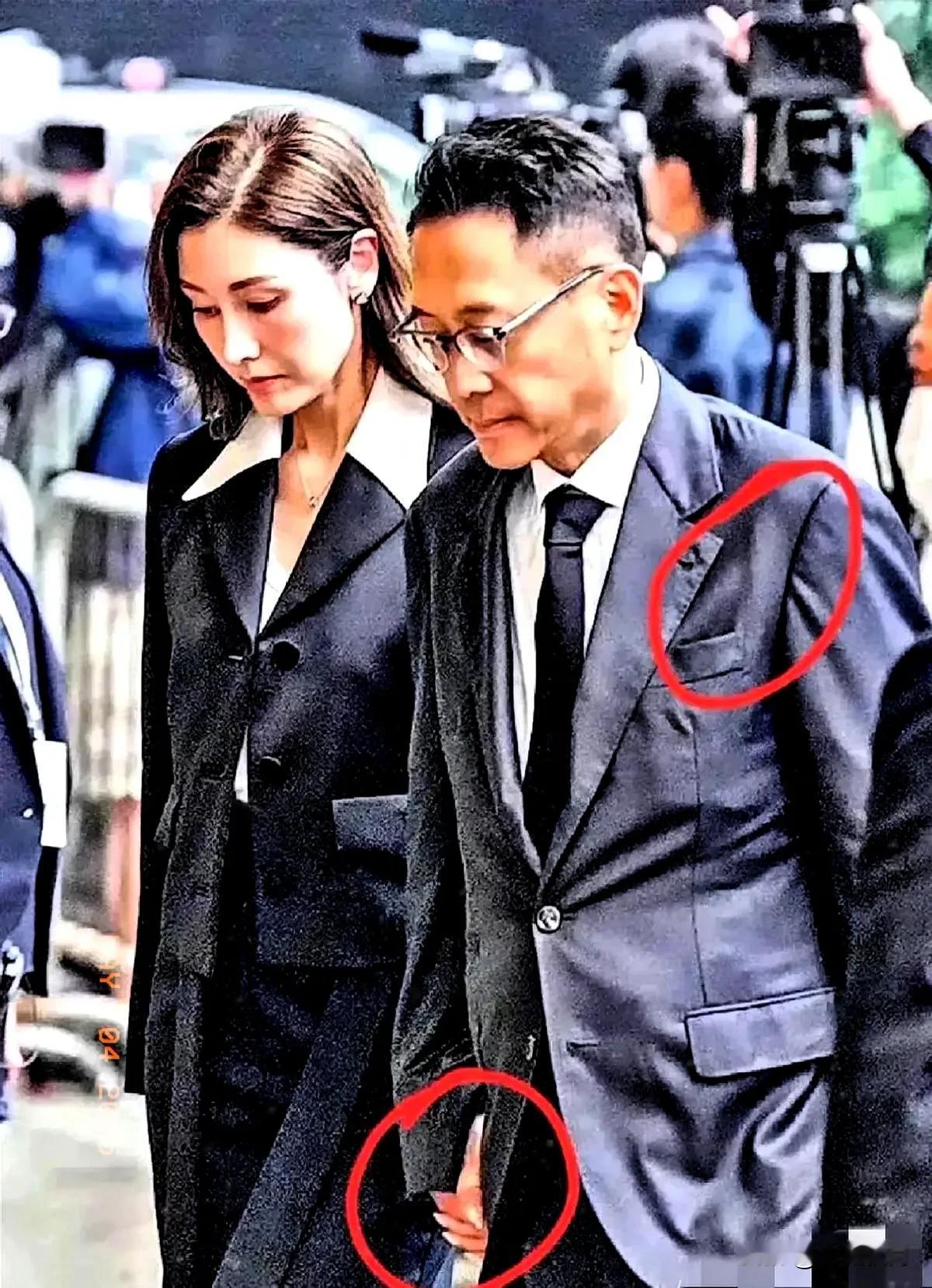 要不是这次李兆基的葬礼，我都不知道原来有钱人的生活，已经奢侈到这个程度了。

刷