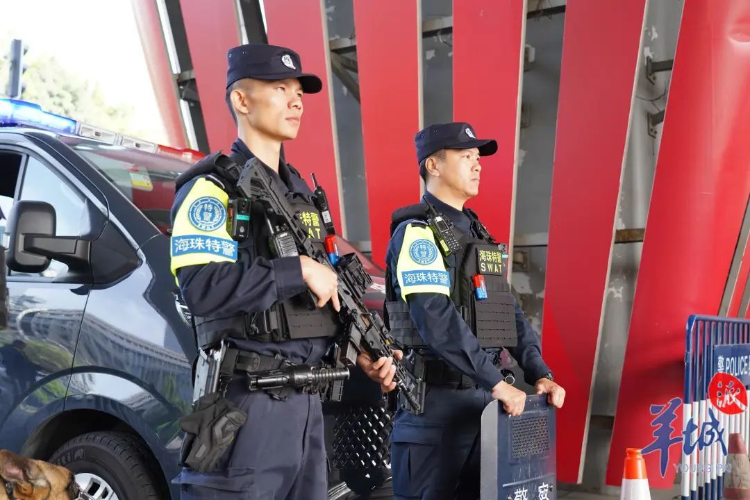 第137届中国进出口商品交易会（广交会）上执勤的海珠特警，承影79+VECTOR
