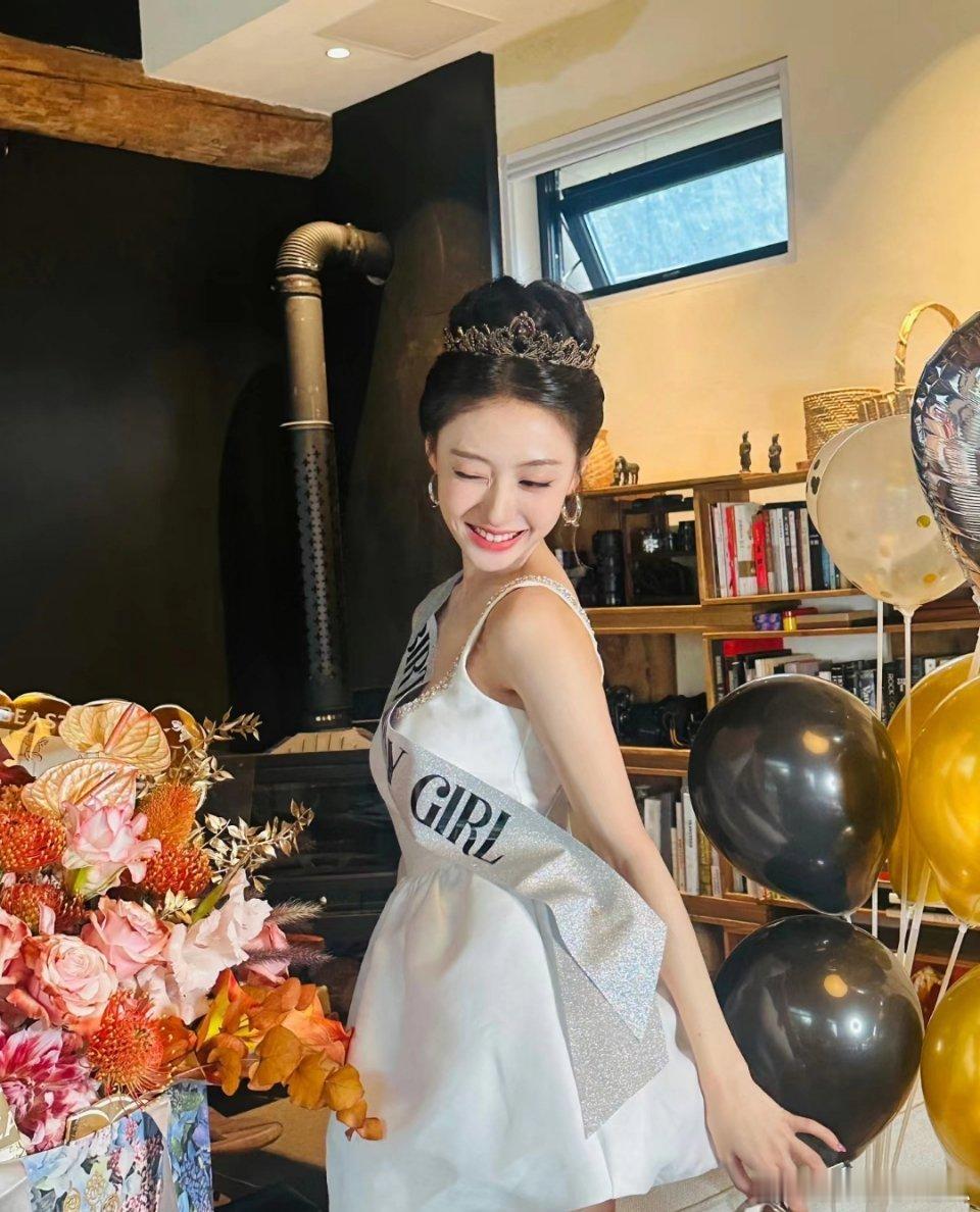 胡连馨真的美的很有特点，感觉让人能够轻松感受到她的美 ​​​