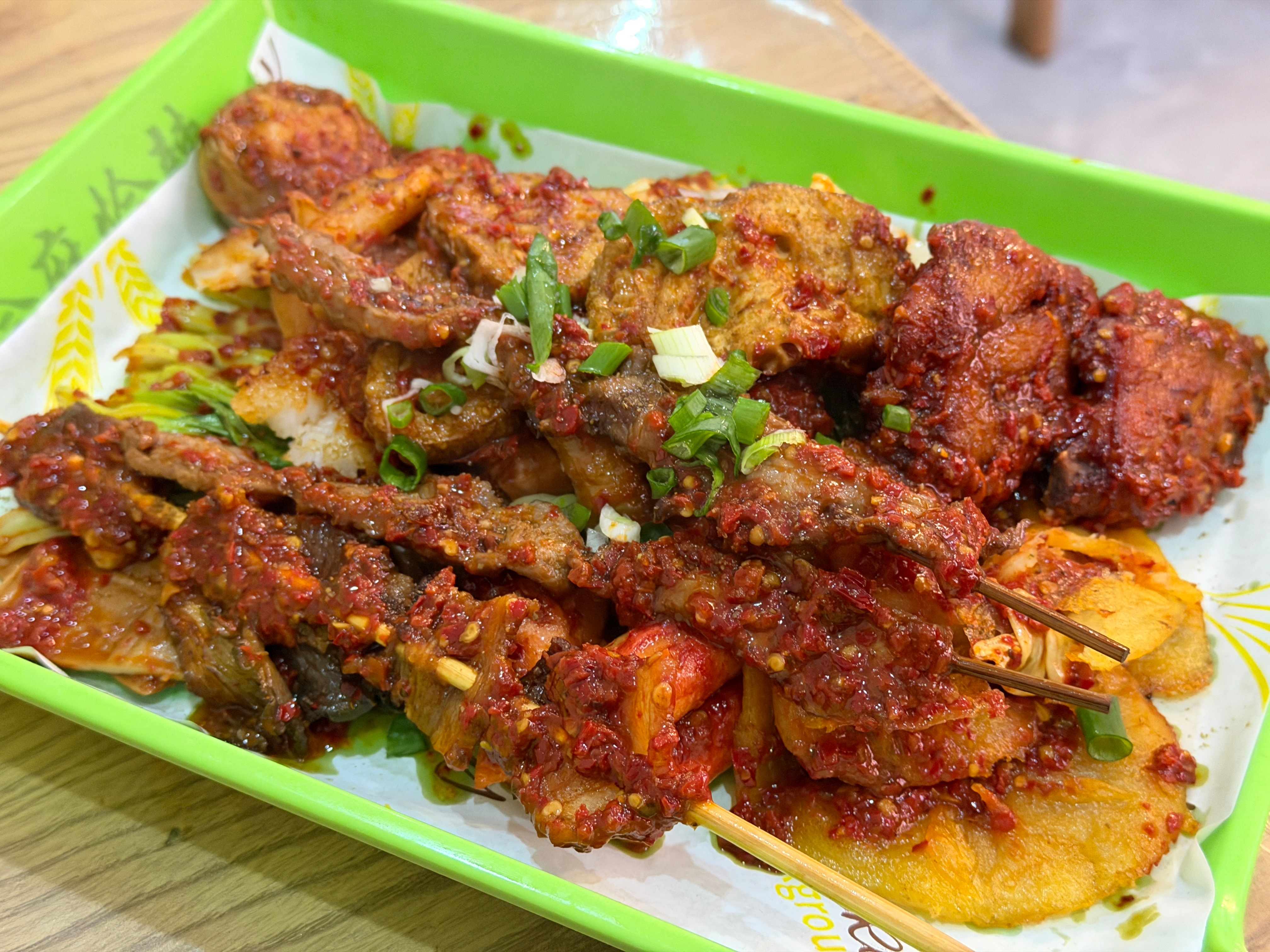 汉堡食记 终于吃到心心念念的麻辣了虽然明天后门会比较难开但管不了那么多了先吃再说