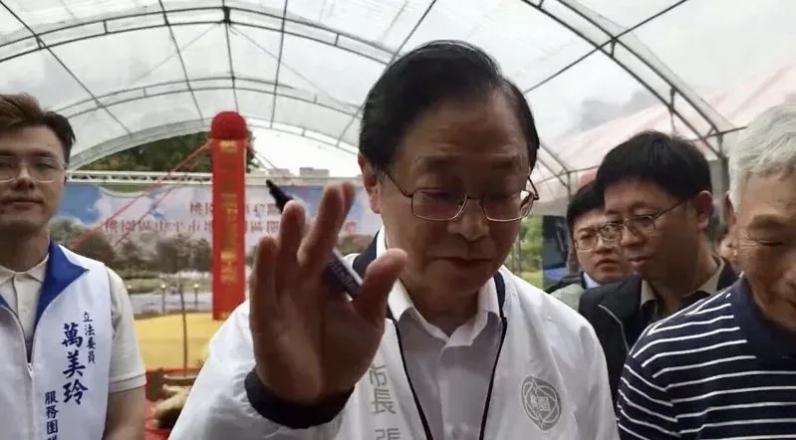 桃园市长张善政在3月30日被媒体追问国民党主席郑丽文即将访问大陆一事时，他态度十