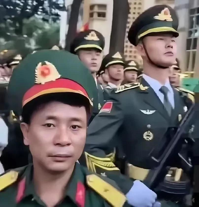 南方邻国很鲜见的邀请北方仪仗队出席阅兵仪式，一来加深两国友谊，二来增进两军的交往