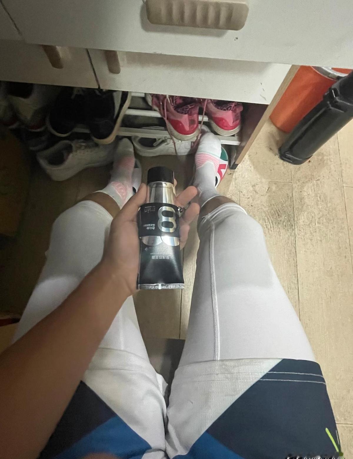 男生脱毛，不再躲厕所偷偷抹膏了。
京东数据摆那儿：一半买脱毛仪的是男人，18到3
