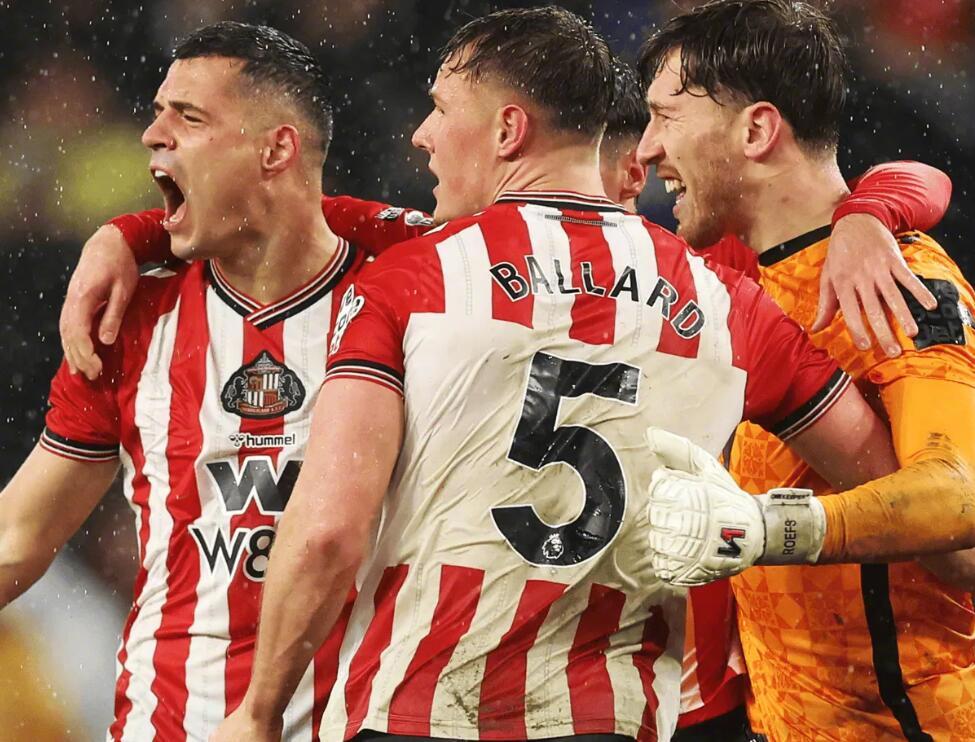 在刚刚结束的一场英超第13轮比赛中，桑德兰在主场完成逆转：在一度0比2落后的情况